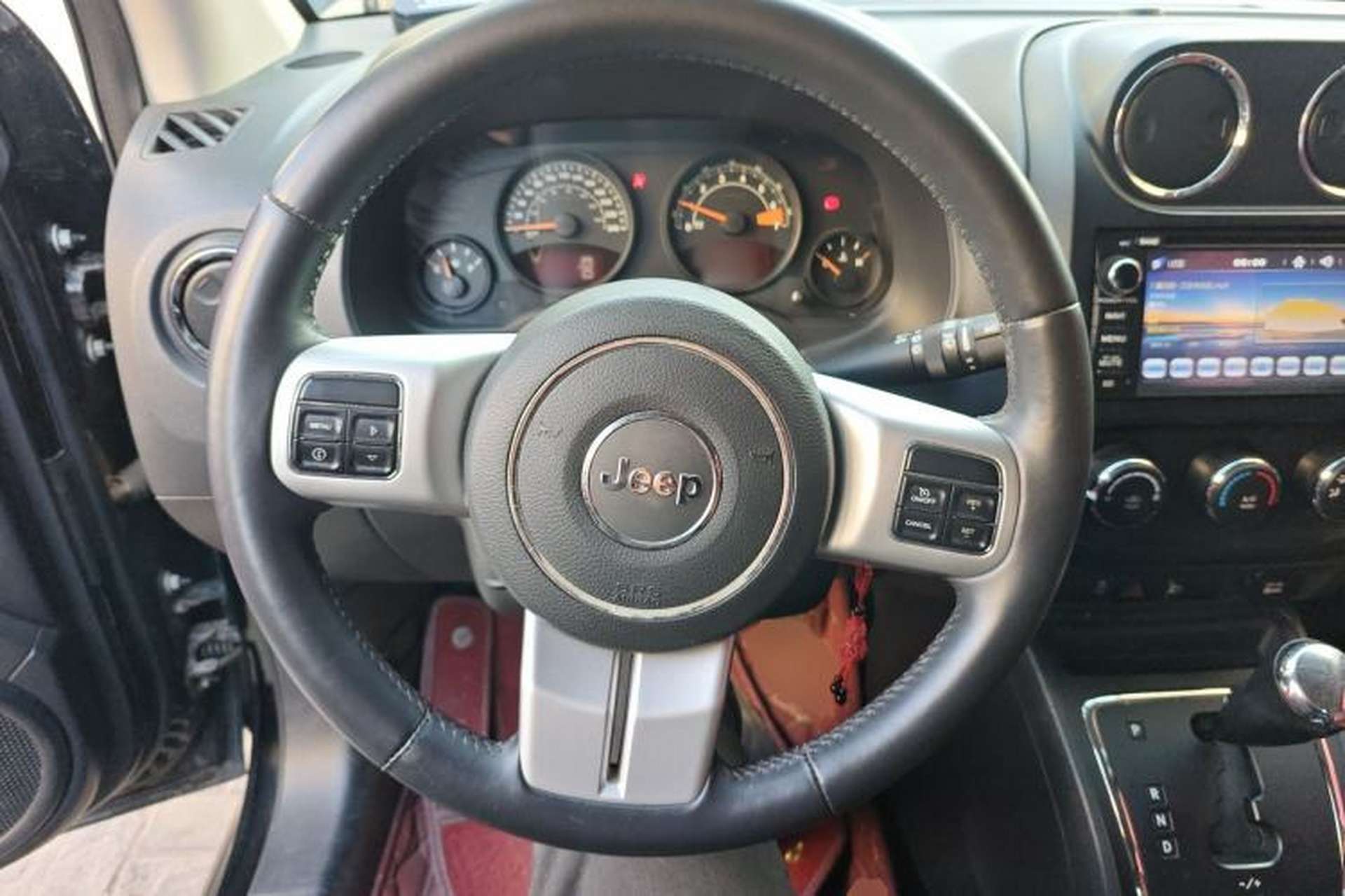 Used Jeep Compass 2015 2.0L two-wheel drive sport version Steering Wheel