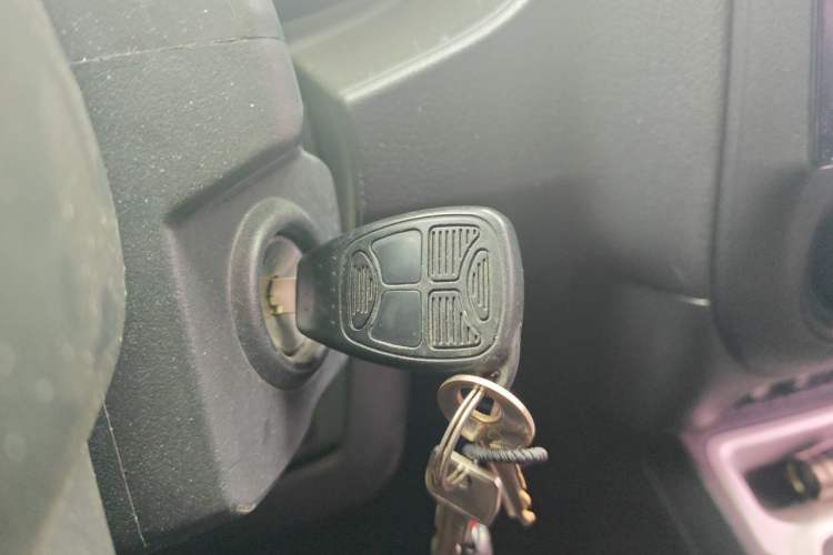 Used Jeep Compass 2015 2.0L Two-Wheel Drive Luxury Edition Vehicle Key