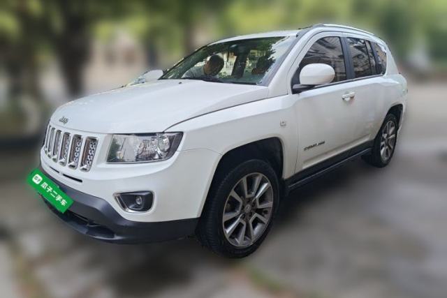 Used Jeep Compass 2015 2.0L Two-Wheel Drive Luxury Edition