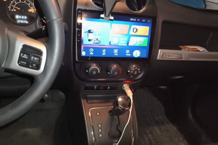Used Jeep Compass 2015 2.0L two-wheel drive sport version Audio And AC Panel