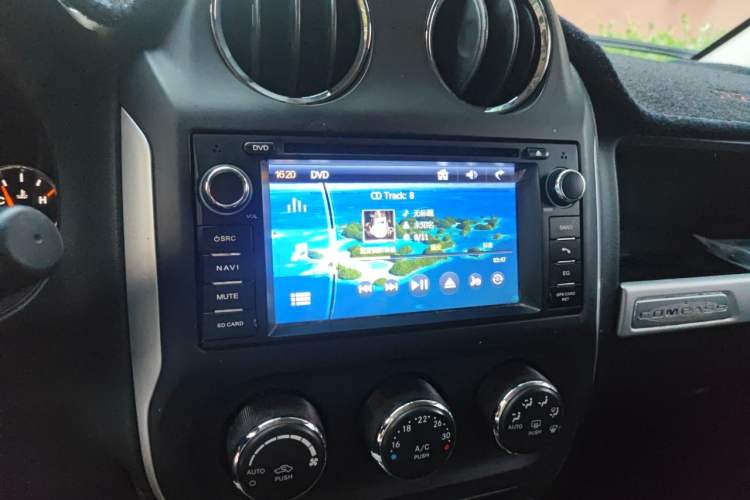 Used Jeep Compass 2015 2.0L Two-Wheel Drive Luxury Edition Audio And AC Panel