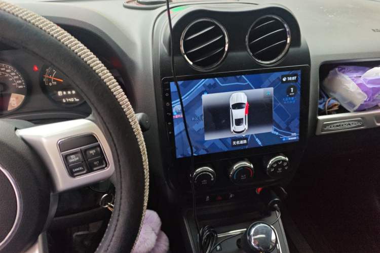 Used Jeep Compass 2015 2.0L two-wheel drive sport version Audio And AC Panel