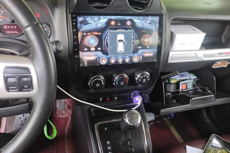 Used Jeep Compass 2015 2.0L two-wheel drive sport version Audio And AC Panel