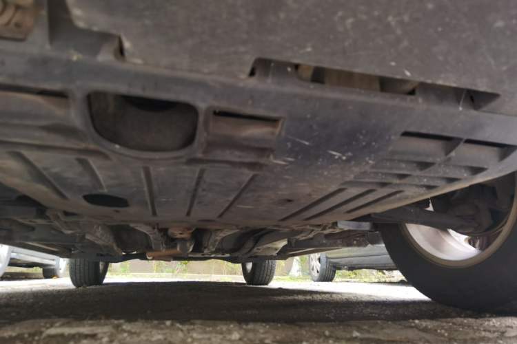 Used Jeep Compass 2015 2.0L two-wheel drive sport version Chassis Front