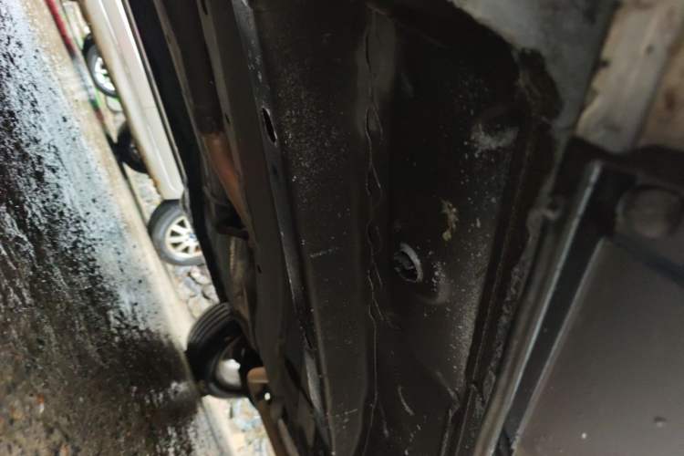 Used Jeep Compass 2015 2.0L two-wheel drive sport version Chassis Front Left