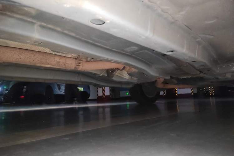 Used Jeep Compass 2015 2.0L two-wheel drive sport version Chassis Front Left