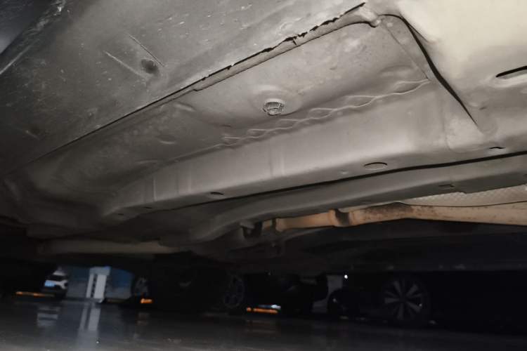 Used Jeep Compass 2015 2.0L two-wheel drive sport version Chassis Front Right