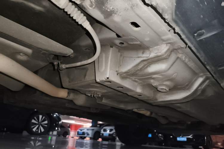 Used Jeep Compass 2015 2.0L two-wheel drive sport version Chassis Rear Right