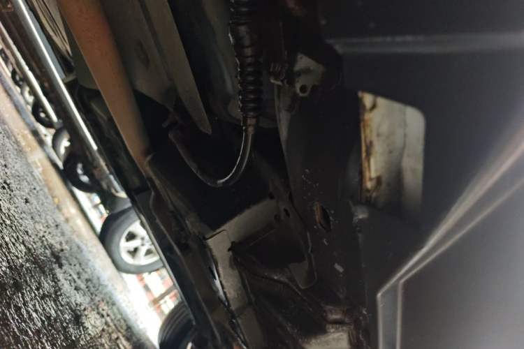 Used Jeep Compass 2015 2.0L two-wheel drive sport version Chassis Rear Right