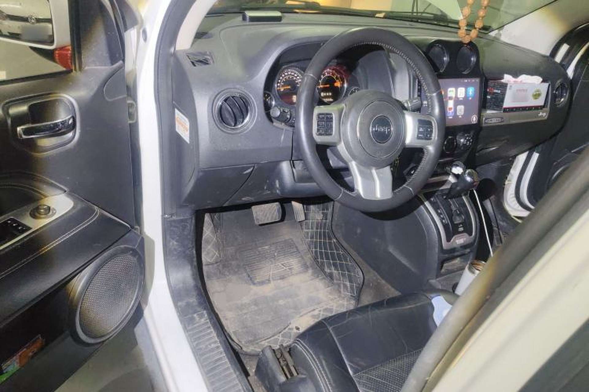 Used Jeep Compass 2015 2.0L Two-Wheel Drive Luxury Edition Driver Seat