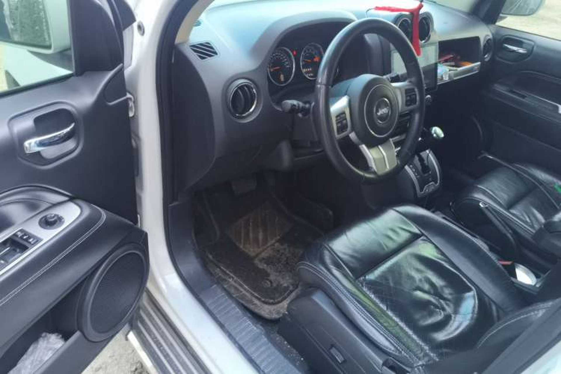 Used Jeep Compass 2015 2.0L Two-Wheel Drive Luxury Edition Driver Seat
