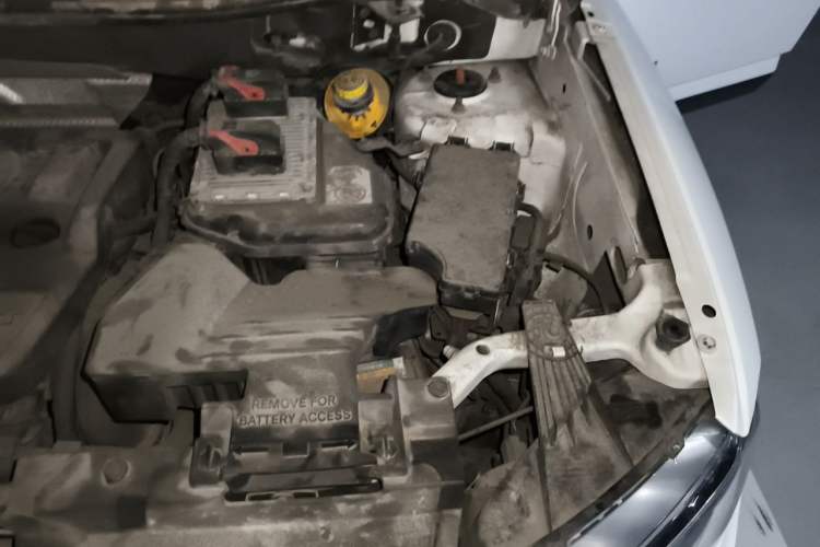 Used Jeep Compass 2015 2.0L two-wheel drive sport version Engine Bay Left