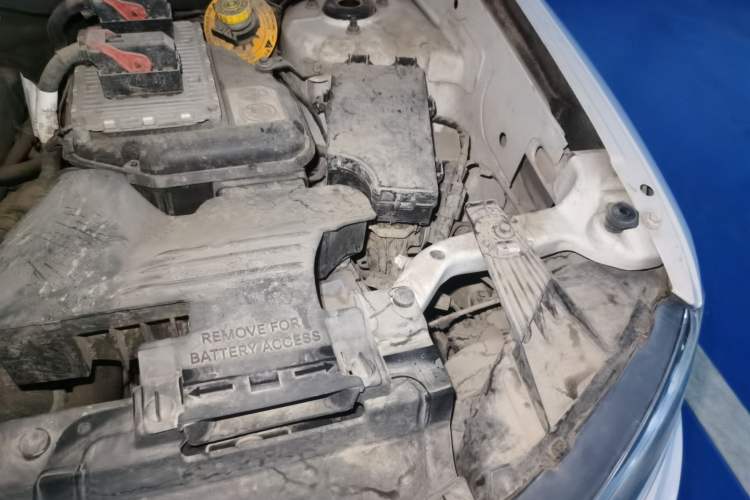 Used Jeep Compass 2015 2.0L two-wheel drive sport version Engine Bay Left