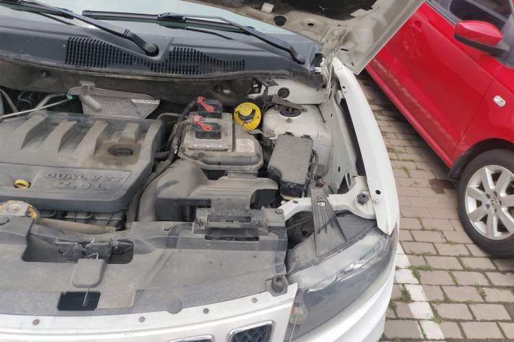 Used Jeep Compass 2015 2.0L two-wheel drive sport version Engine Bay Left