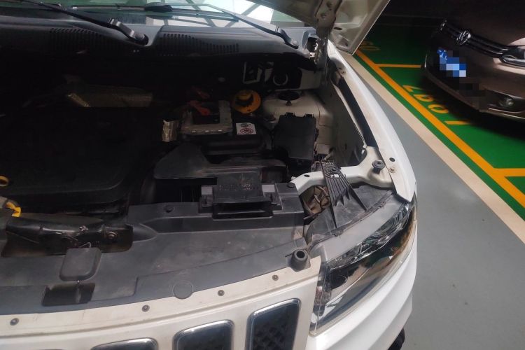 Used Jeep Compass 2015 2.0L two-wheel drive sport version Engine Bay Left