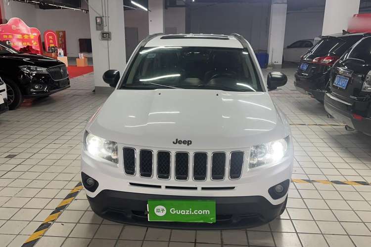 Used Jeep Compass 2015 2.0L two-wheel drive sport version Exterior 1