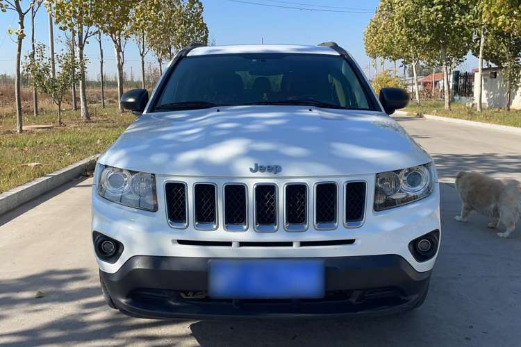 Used Jeep Compass 2015 2.0L two-wheel drive sport version Exterior 1