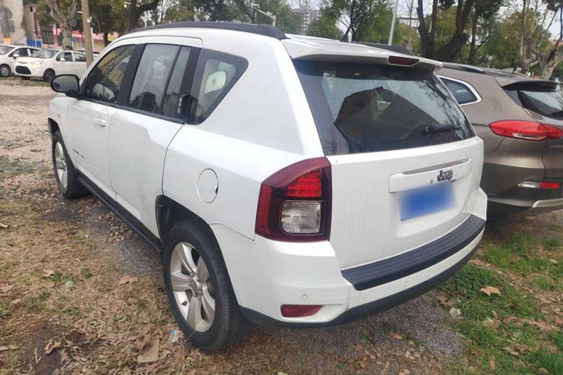 Used Jeep Compass 2015 2.0L two-wheel drive sport version Exterior 2