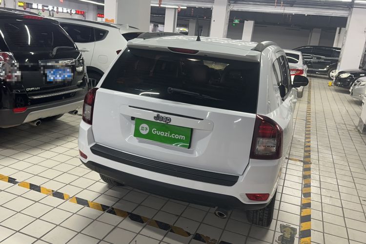 Used Jeep Compass 2015 2.0L two-wheel drive sport version Exterior 3