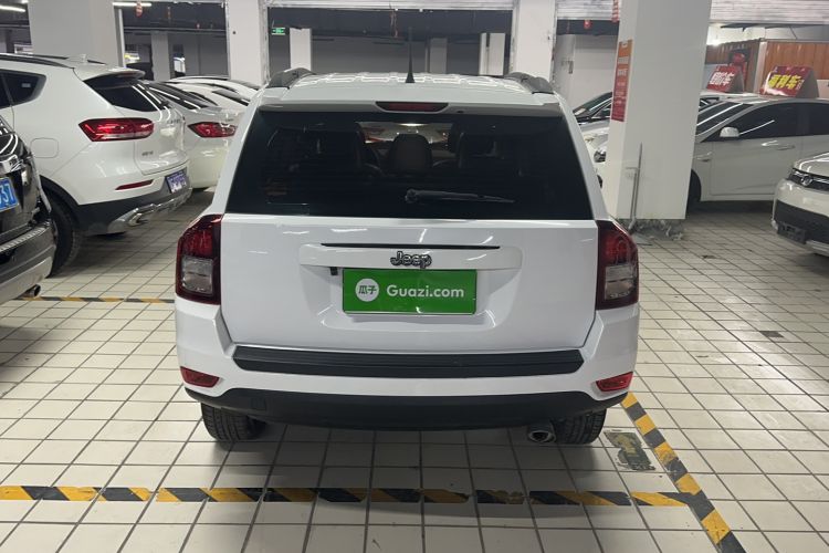 Used Jeep Compass 2015 2.0L two-wheel drive sport version Exterior 4