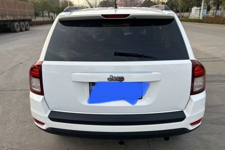 Used Jeep Compass 2015 2.0L two-wheel drive sport version Exterior 4