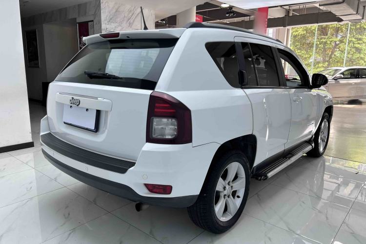 Used Jeep Compass 2015 2.0L two-wheel drive sport version Exterior 6