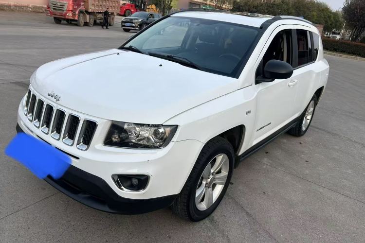 Used Jeep Compass 2015 2.0L two-wheel drive sport version Exterior 7