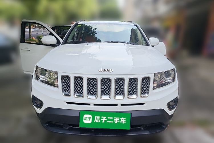 Used Jeep Compass 2015 2.0L Two-Wheel Drive Luxury Edition Front