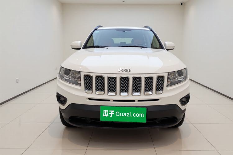 Used Jeep Compass 2015 2.0L Two-Wheel Drive Luxury Edition Front