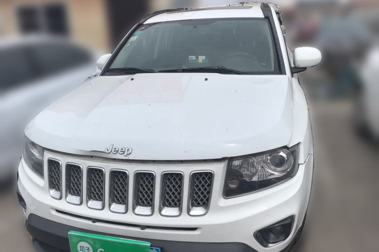 Used Jeep Compass 2015 2.0L Two-Wheel Drive Luxury Edition Front
