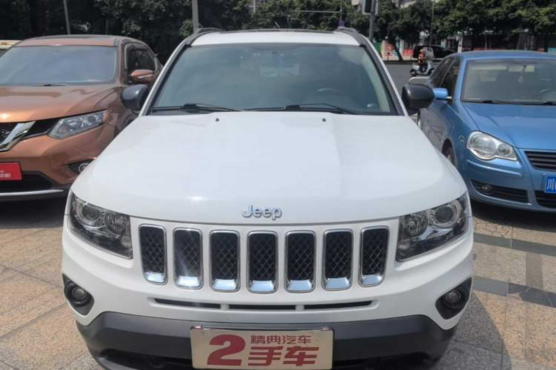 Used Jeep Compass 2015 2.0L two-wheel drive sport version Front