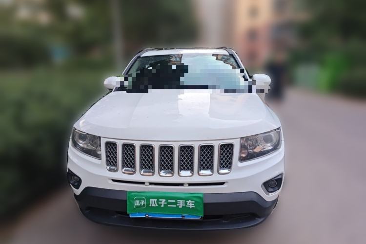 Used Jeep Compass 2015 2.0L Two-Wheel Drive Luxury Edition Front
