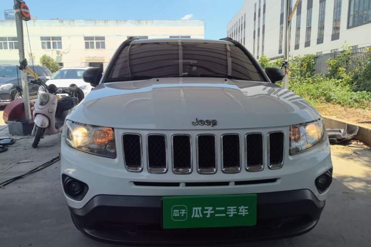 Used Jeep Compass 2015 2.0L two-wheel drive sport version Front