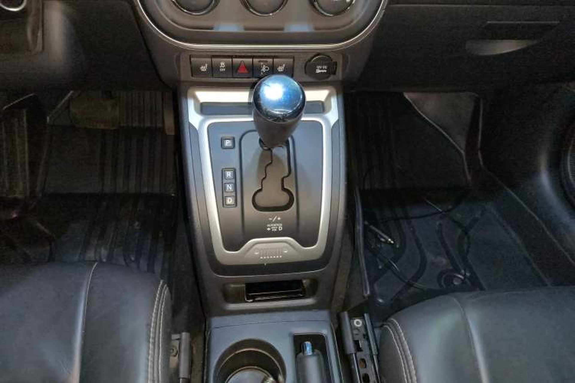 Used Jeep Compass 2015 2.0L Two-Wheel Drive Luxury Edition Gear Lever