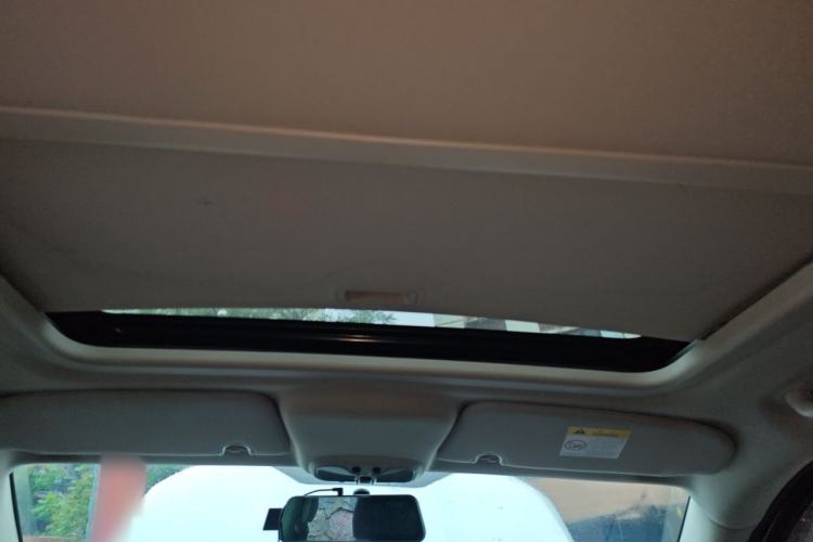 Used Jeep Compass 2015 2.0L two-wheel drive sport version Headliner
