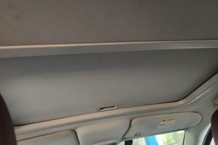 Used Jeep Compass 2015 2.0L two-wheel drive sport version Headliner