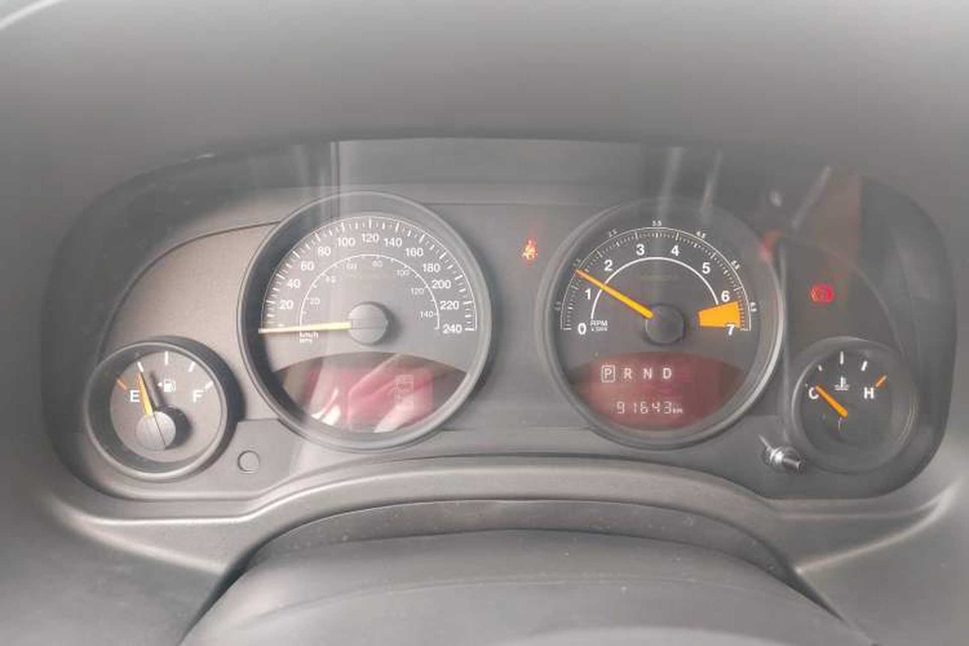 Used Jeep Compass 2015 2.0L two-wheel drive sport version Instrument Cluster