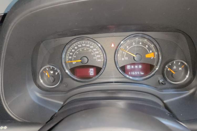 Used Jeep Compass 2015 2.0L Two-Wheel Drive Luxury Edition Instrument Cluster