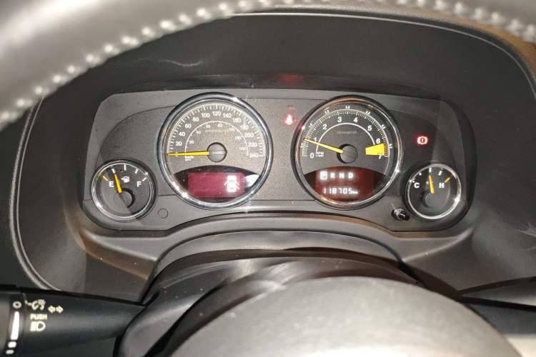 Used Jeep Compass 2015 2.0L Two-Wheel Drive Luxury Edition Instrument Cluster