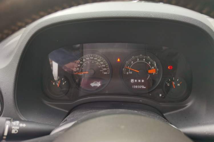 Used Jeep Compass 2015 2.0L two-wheel drive sport version Instrument Cluster