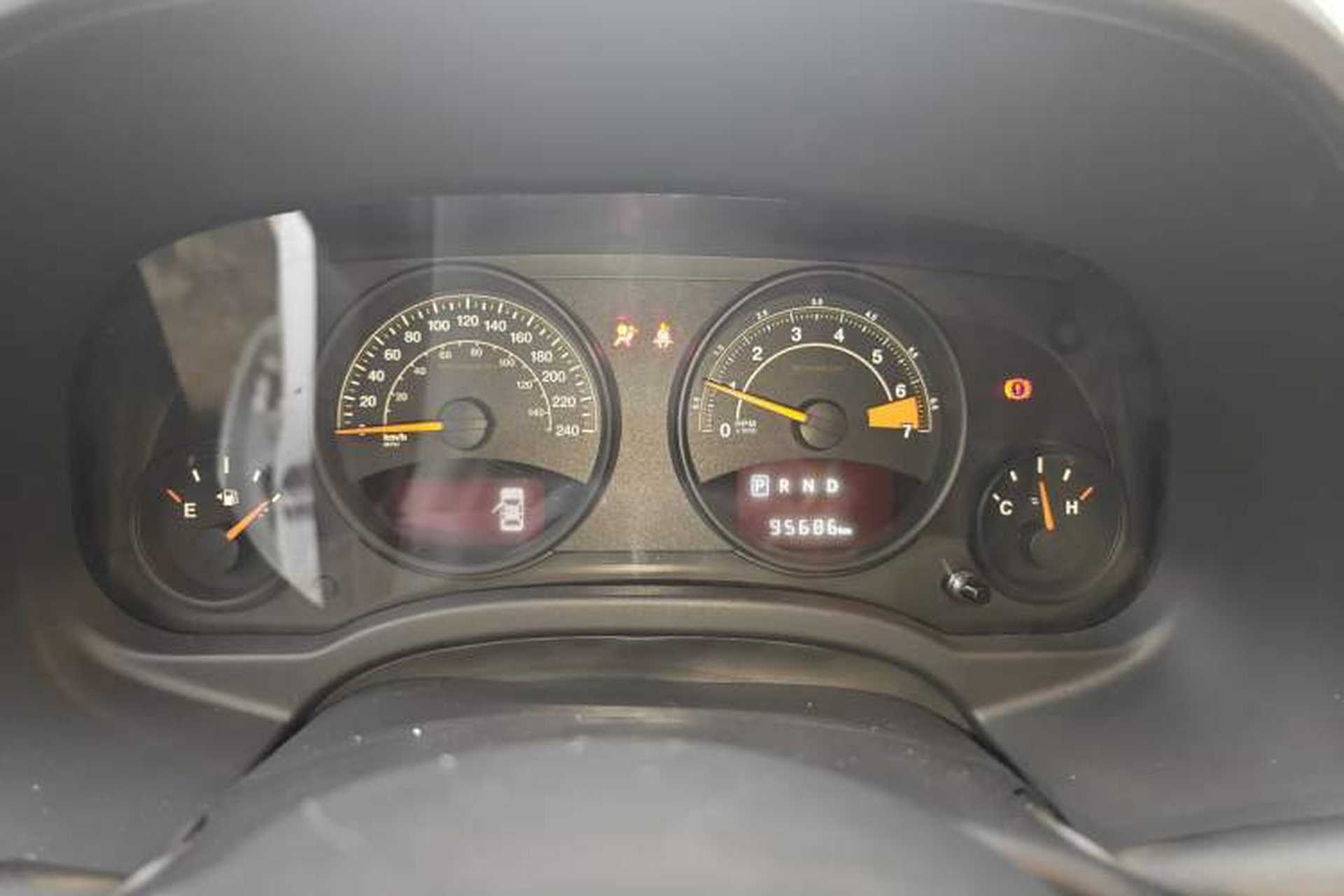 Used Jeep Compass 2015 2.0L two-wheel drive sport version Instrument Cluster