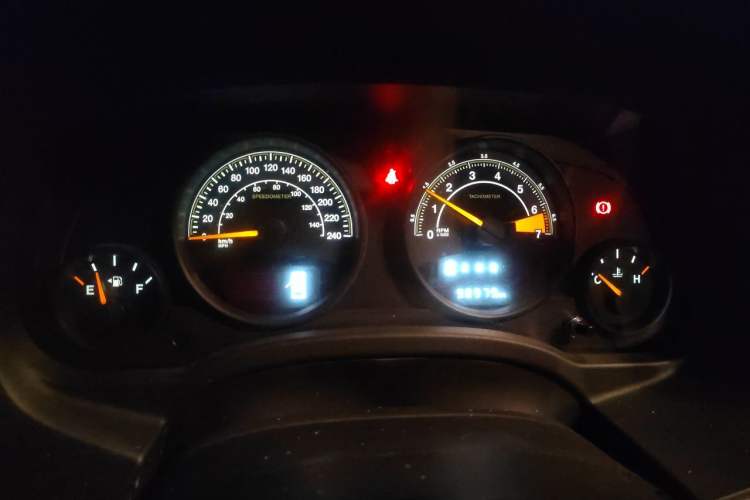 Used Jeep Compass 2015 2.0L two-wheel drive sport version Instrument Cluster