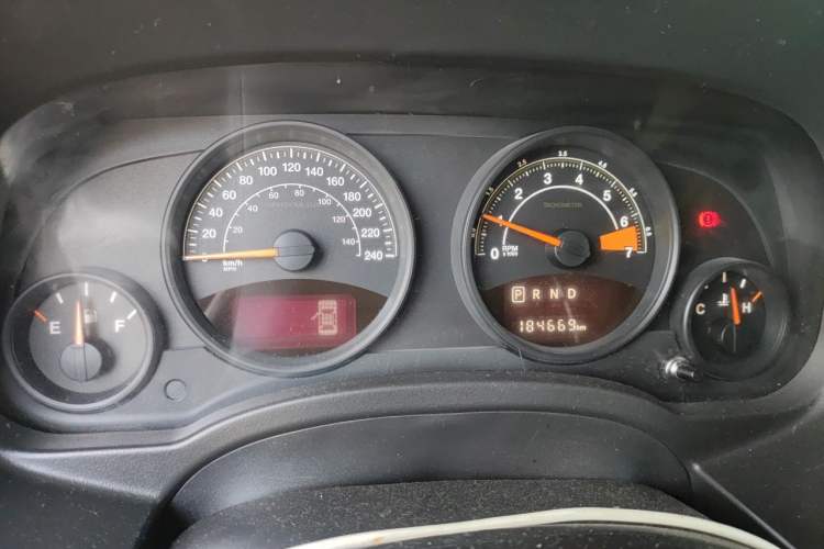 Used Jeep Compass 2015 2.0L two-wheel drive sport version Instrument Cluster