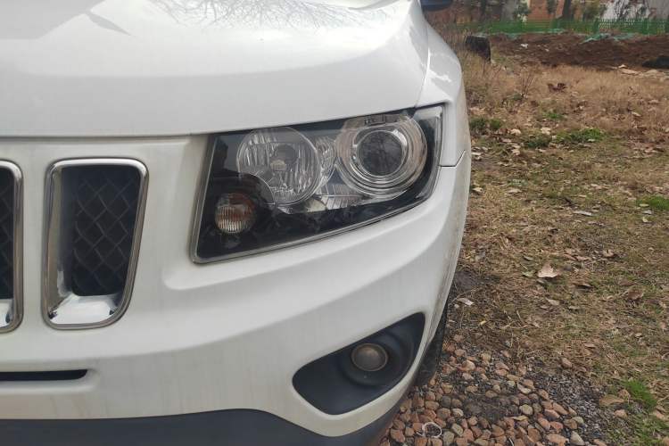 Used Jeep Compass 2015 2.0L two-wheel drive sport version Left Front Headlight