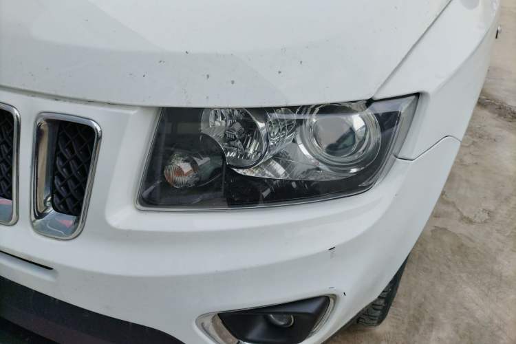 Used Jeep Compass 2015 2.0L two-wheel drive sport version Left Front Headlight