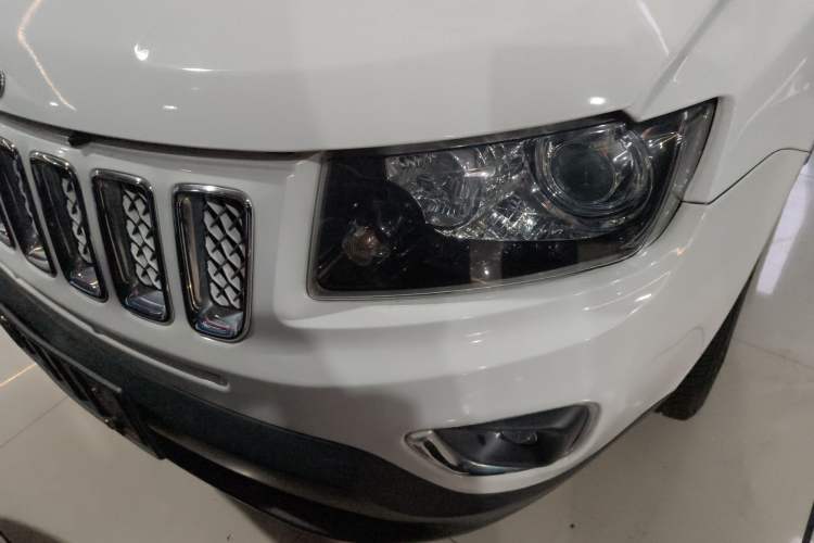 Used Jeep Compass 2015 2.0L Two-Wheel Drive Luxury Edition Left Front Headlight