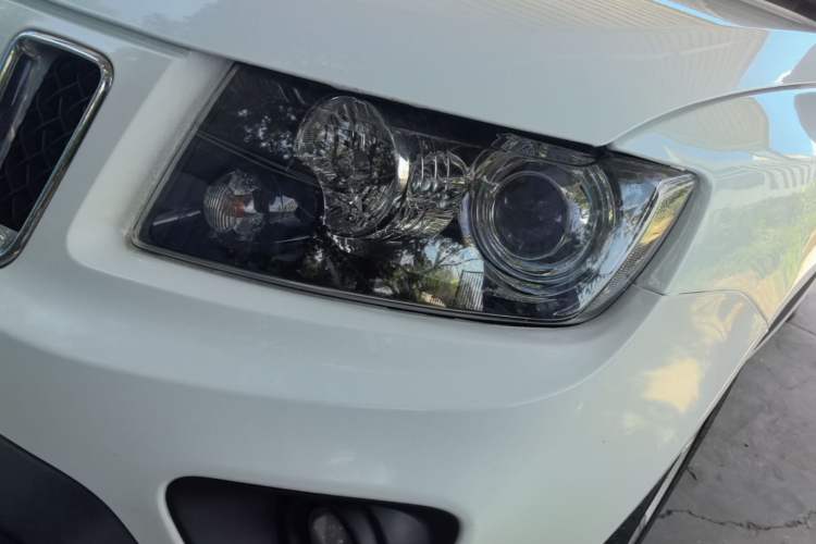 Used Jeep Compass 2015 2.0L two-wheel drive sport version Left Front Headlight