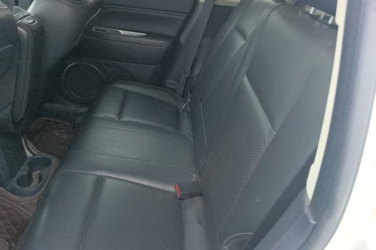 Used Jeep Compass 2015 2.0L Two-Wheel Drive Luxury Edition Left Rear Seat