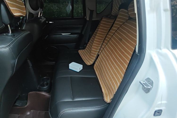Used Jeep Compass 2015 2.0L Two-Wheel Drive Luxury Edition Left Rear Seat