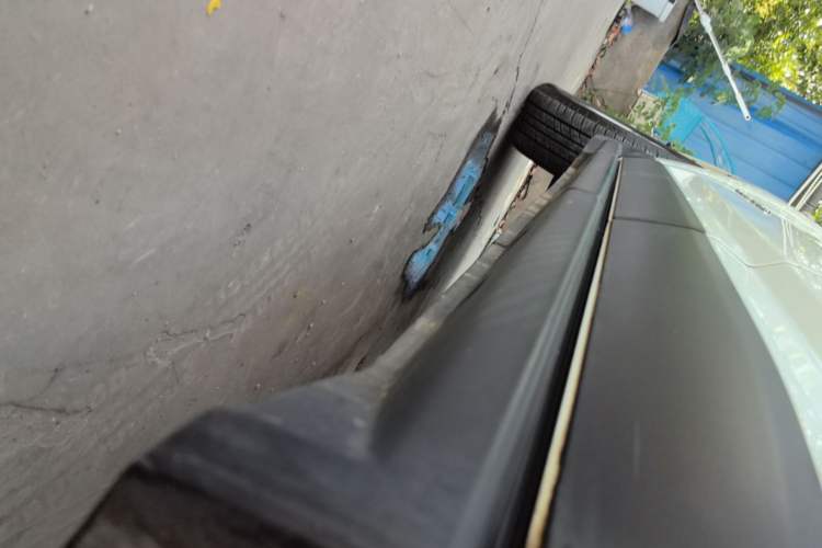 Used Jeep Compass 2015 2.0L two-wheel drive sport version Left Side Sill